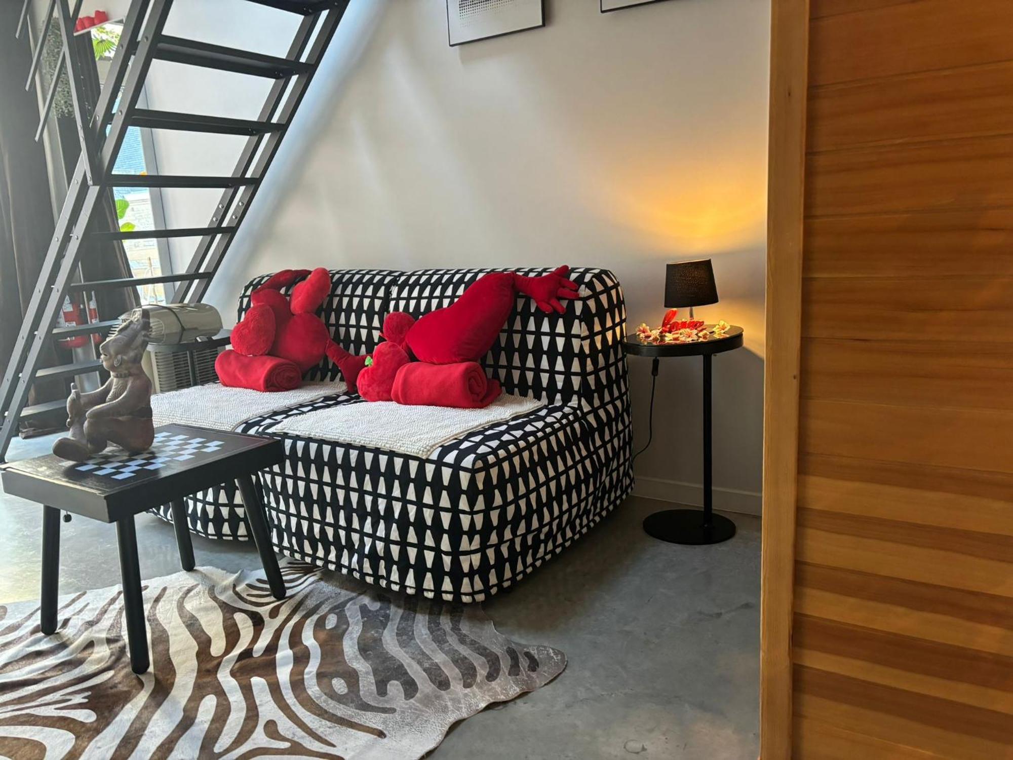 Wellness Loft With Sauna, Jacuzzi, Roof Terrace & Amazing View *